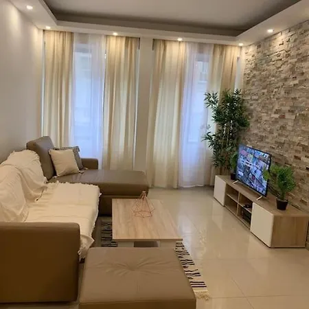 Apartment In The Heart Of The Champs Elysees With Balcony Paris Exterior photo